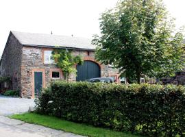Authentic farm located in the heart of the Ardennes with sauna, feriebolig i Gouvy