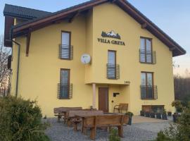 Villa Greta&Beskidy, hotel dengan parking di Jasienica
