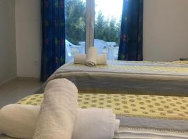Room in Studio - Studio Banos Apartments and Swimming Pool, hotel v destinaci Roda