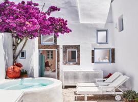 2 bedroom charming villa with outdoors jacuzzi, Familienhotel in Megalochori