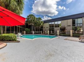 Red Roof Inn PLUS & Suites Houston - IAH Airport SW, hotel en Houston
