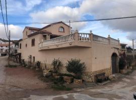 Casa Rural El Huerto del Trucho，Oliete的小屋