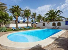 One bedroom house with shared pool furnished terrace and wifi at Buenavista del Norte 1 km away from the beach
