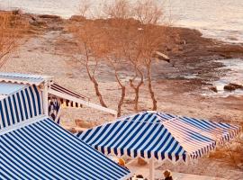 Catalina Beach House by Cassai, hotel pet friendly a Colonia Sant Jordi