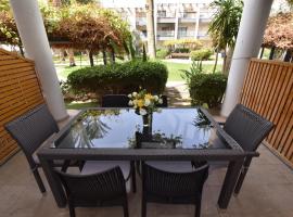 Royal Park Eilat - Garden Apartment by CROWN, Ferienwohnung mit Hotelservice in Eilat