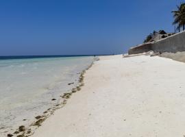 Ary Beachfront Homestay Nyali- On Mombasa Beach, hotel v destinaci Mombasa