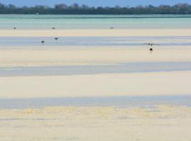 Emerald Bay Resort, hotel di Kizungu