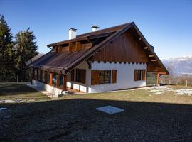 Maison Faganello Chalet, hotelli kohteessa Tambre dʼAlpago