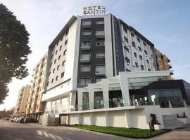 Hotel Santin、ポルデノーネの駐車場付きホテル