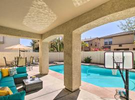 Spacious Queen Creek Home with Pool and Game Room!, chata v destinácii Queen Creek