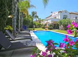 Villa Penati, hotel cu piscine din San Pedro de Alcántara