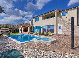 Cozy Home In Naselje Muzini With Sauna, hotelli kohteessa Foli