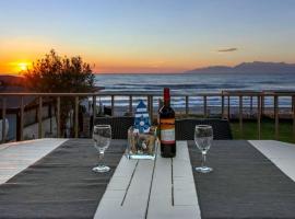 Maistro Beach House, hotel Aharáviban