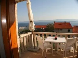 Studio apartment in Bol with sea view, balcony, air conditioning, Wi-Fi (3417-3)