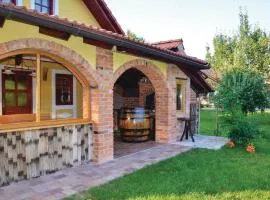 Three-Bedroom Holiday Home In Gradac