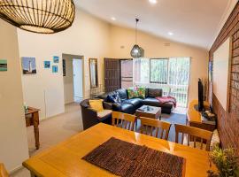 Holiday Home in the Heart of Anglesea, villa in Anglesea