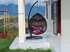 Blesshomestay Samosir, villa em Sinabono