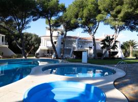 Villa Pilar, hotell i Es Mercadal