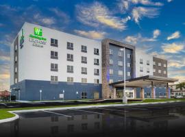 Holiday Inn Express & Suites - Fort Myers Airport, an IHG Hotel, hotel cerca de Aeropuerto internacional de Southwest Florida - RSW, 