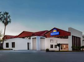 Days Inn by Wyndham Piedras Negras, khách sạn ở Piedras Negras