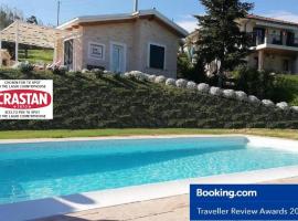 Cottage with pool,views, hotel in Citta' Sant'Angelo