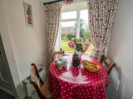 2 bedroomed cottage near quay, hótel í Blakeney