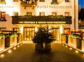 Boutique & Fashion Hotel Maciaconi - Gardenahotels, boutique hotel in Santa Cristina in Val Gardena