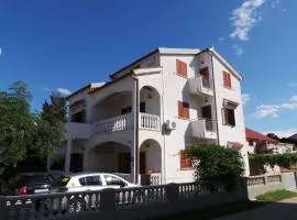 Apartments in Sabunike/Zadar Riviera 7766
