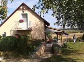 Holiday home in Balatonendred 33661，Balatonendréd的便宜飯店