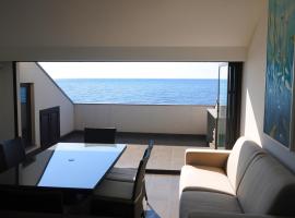 The Roof On The Sea, apartment in Fondachello