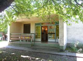 Holiday home in Szantod/Balaton 31357, hotel Szántódon