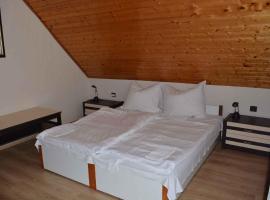 Apartment Siofok 3, hotel in Somogyfok