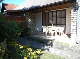 Holiday home in Balatonfenyves 18397, hotel Balatonfenyvesen