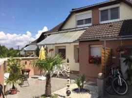 Apartment in Balatonkenese - Balaton 18978, hotel in Balatonkenese