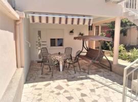Holiday home in Slatine - Insel Ciovo 6128: Slatine şehrinde bir otel