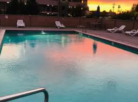 Sugarloaf Mountain Motel