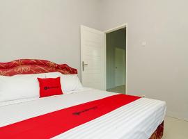 RedDoorz @ Jalan Demang Lebar Raya Palembang, hotel dekat Bandara Sultan Mahmud Badaruddin II - PLM, Palembang