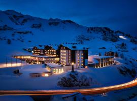 Hotel Zürserhof, hotel near Trittalpbahn, Zürs am Arlberg