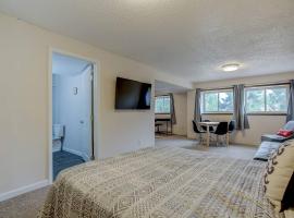 Bright & Cozy Studio Apartment in Colorado Springs, apartmán v destinaci Colorado Springs