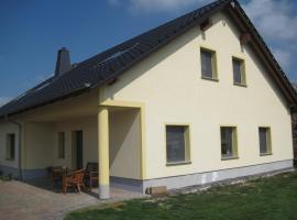 Haus am Park, apartamento en Thallwitz