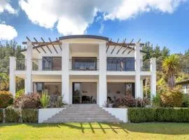 Augusta Grand Pauanui, a Golfers Dream House