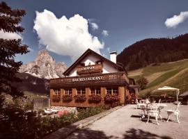 Berghotel Ladinia: Corvara in Badia'da bir otel