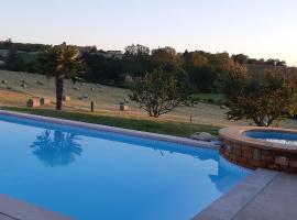 Gite Stone & Spa, Hotel in Chasselay