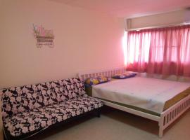 Chan Kim Don Mueang Guest House, 550 yards from Impact Muang Thong Thani, hotel in Thung Si Kan