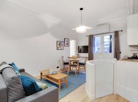 Pick A Flat's Apartment in Neuilly sur Seine - Avenue Charles de Gaulle, hotel v destinaci Neuilly-sur-Seine