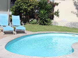 Casa na praia - com piscina, lacný hotel v destinácii Esmoriz