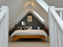 Nest House Super cosy one bedroom detached lodge center Huntingdon, apartment in Huntingdon