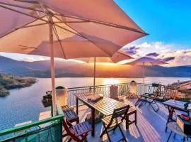 La terrazza sul lago Turano