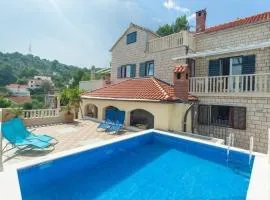 Holiday Home with Pool (4298)