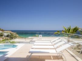 Beach View Luxury Villa, location de vacances à Porto de Mós